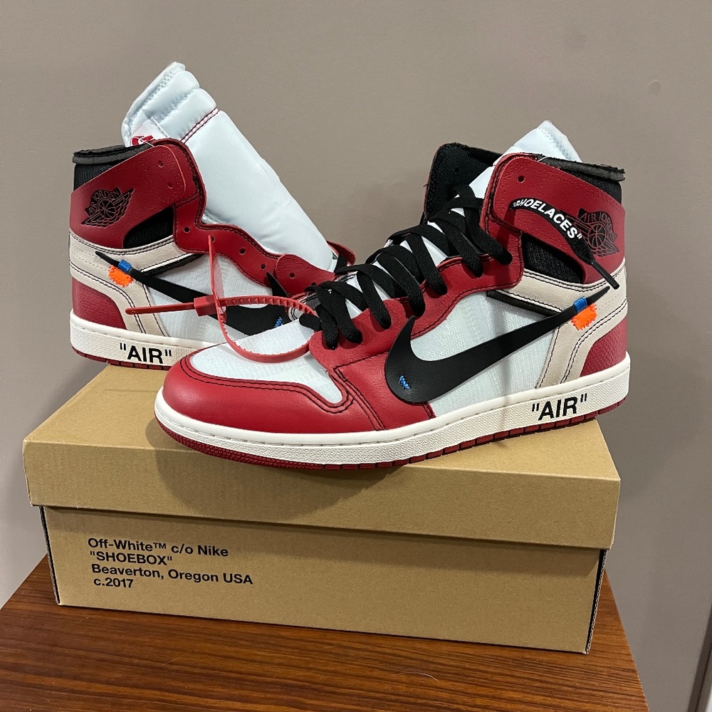 Off white Jordan 1 Chicago's